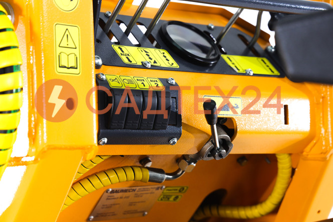 Мини-погрузчик BAUMECH ML-022 Pro (Zongshen GB750 EFI инжектор + капот)